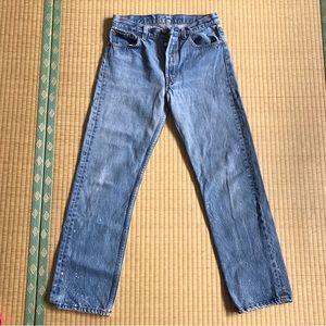 Vintage Levi’s - Tag reads 30 x 32 read description